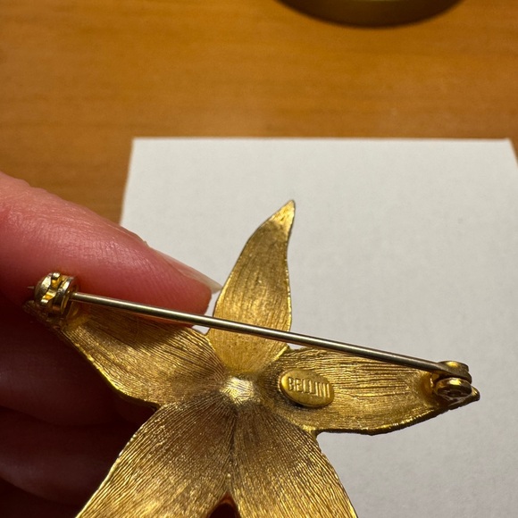 Vintage Bellini starfish brooch with black stones - Picture 5 of 7